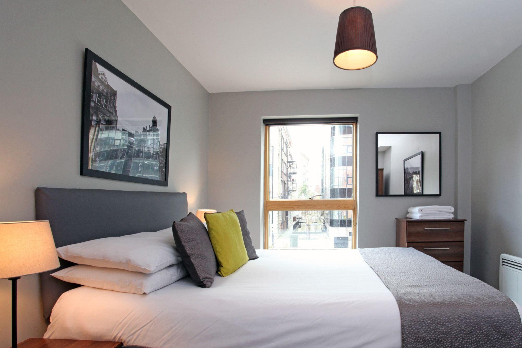 The City Warehouse Aparthotel Манчестер Экстерьер фото